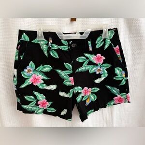 Old Navy/floral/100% cotton chino shorts/ size 10 5” inseam/side/pockets